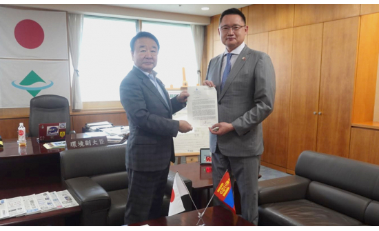 駐日本国モンゴル国特命全権大使 B.バヤルサイハン、青山環境副大臣と会談