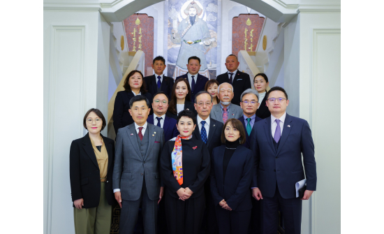モンゴル国のバトツェツェグ外務大臣は、徳島、富山、札幌におけるモンゴル国名誉との会談