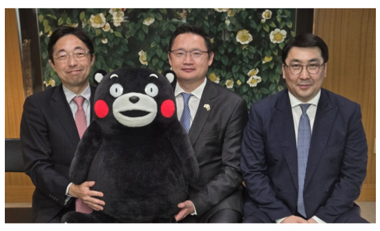 バヤルサイハン駐日モンゴル国大使館特命全権大使及び三井所在福岡モンゴル国名誉領事が来熊され、木村知事を表敬訪問されました。